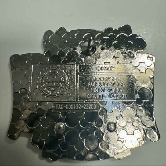 NWT. Disney Pin - Minnie Mouse And Daisy Duck tea party pin. - Picture 7 of 8